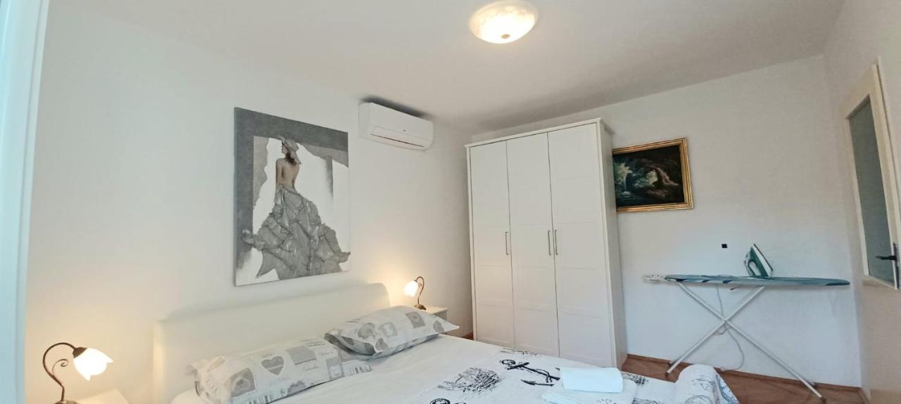 Apartman Perina Trogir Exterior photo