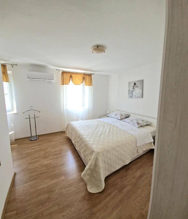 Apartman Perina Trogir Exterior photo