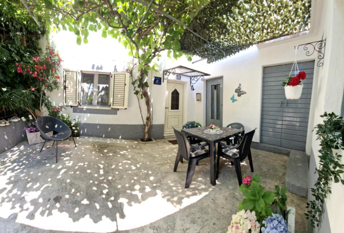 Apartman Perina Trogir Exterior photo